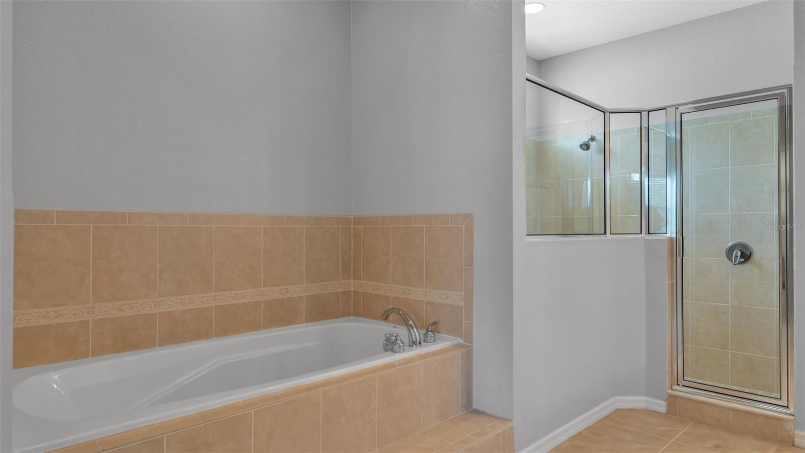 LAKE ARIETTA RESERVE - Residential