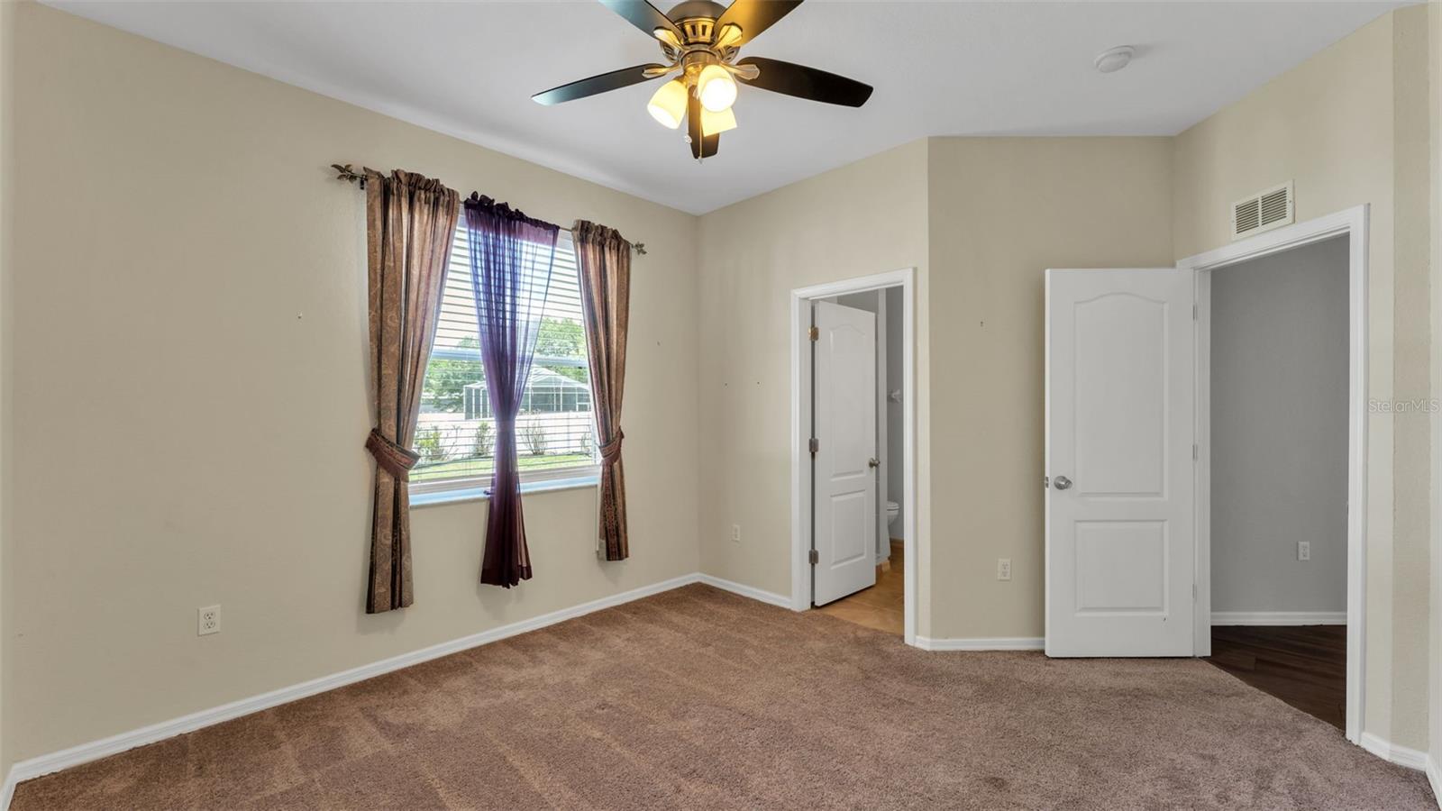 LAKE ARIETTA RESERVE - Residential