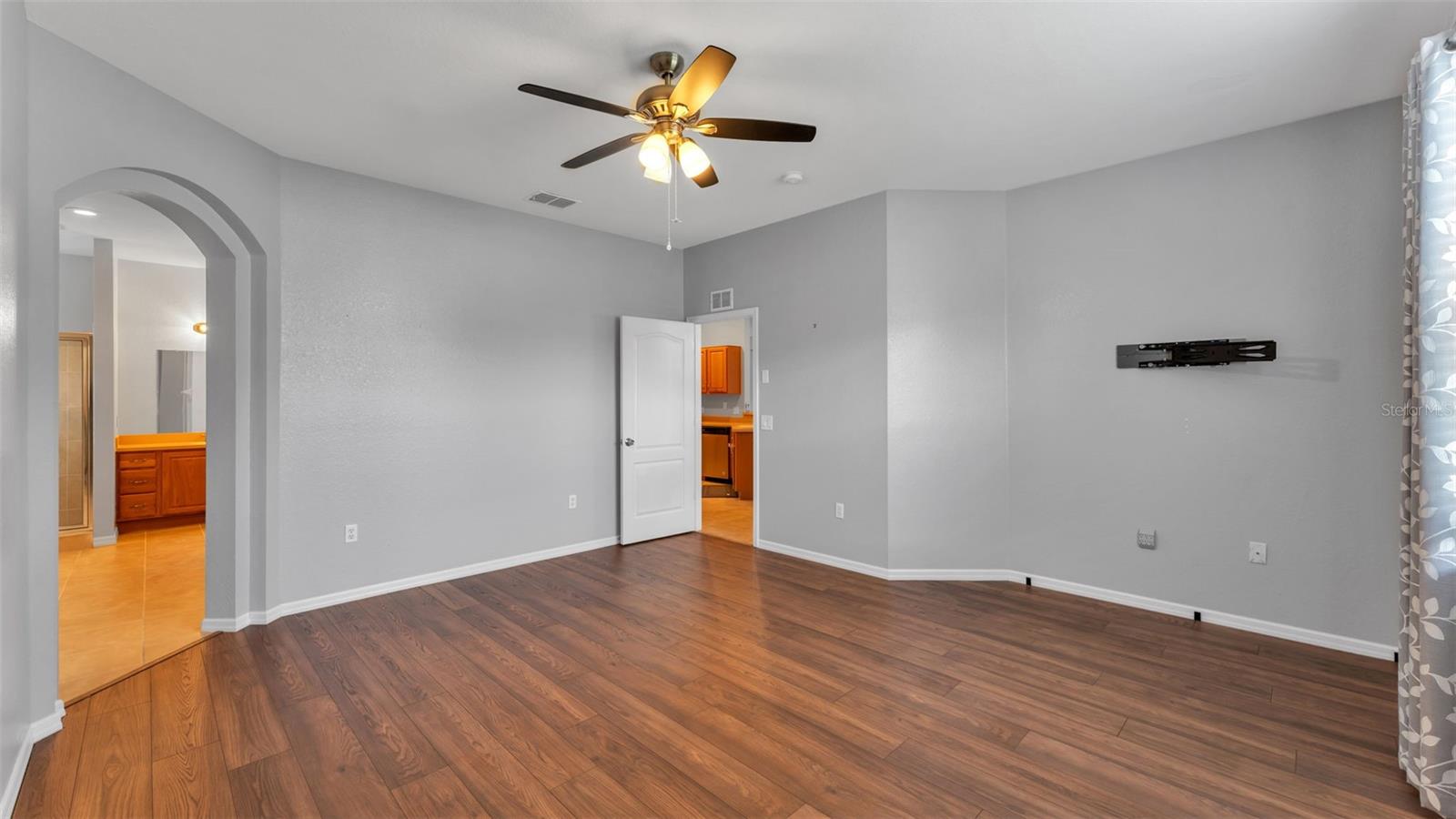 LAKE ARIETTA RESERVE - Residential