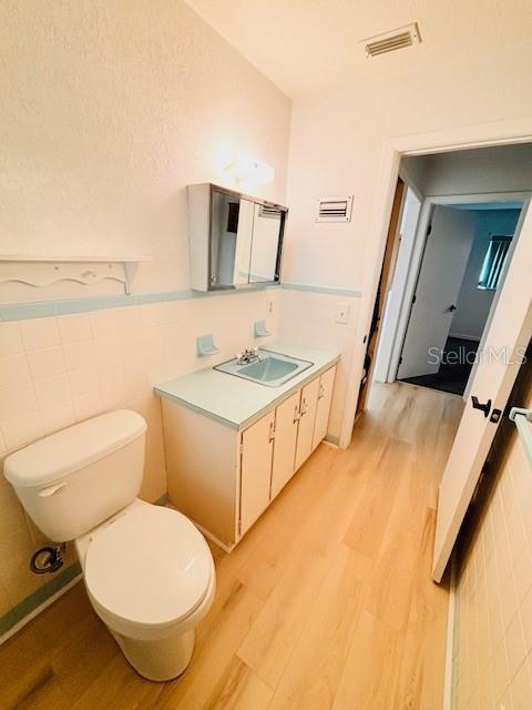 PALM GROVE COLONY - Residential Lease