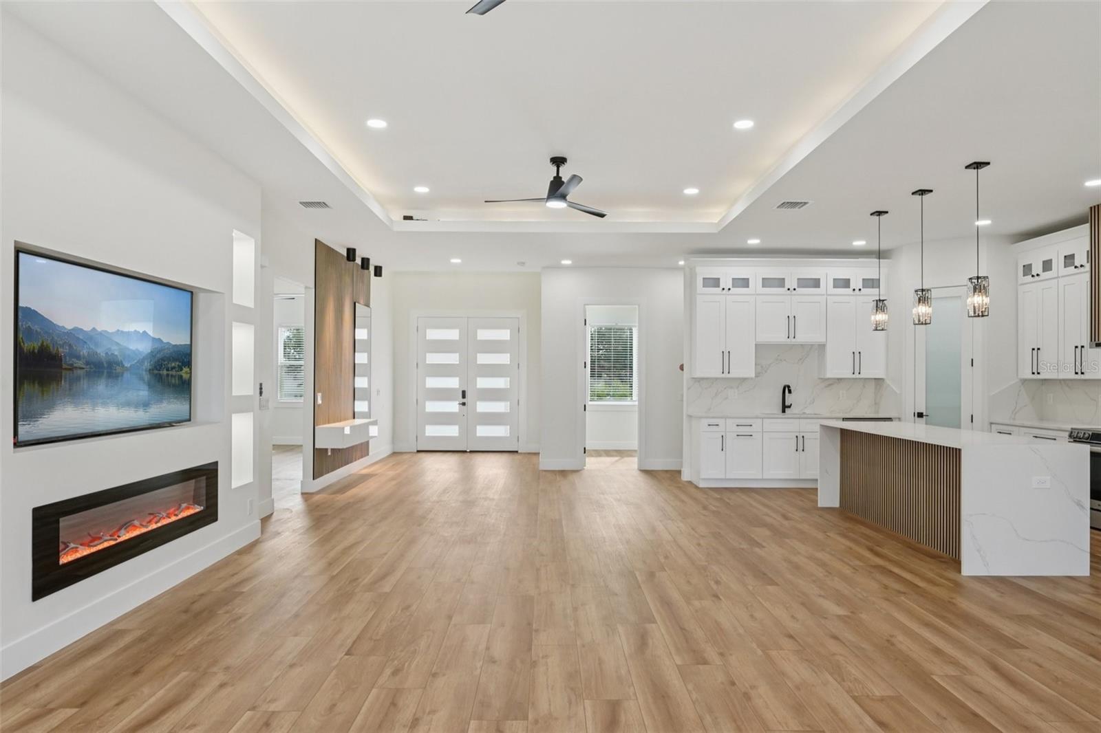 HIGHLAND MANOR - Residential