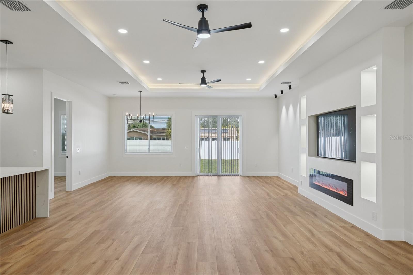 HIGHLAND MANOR - Residential