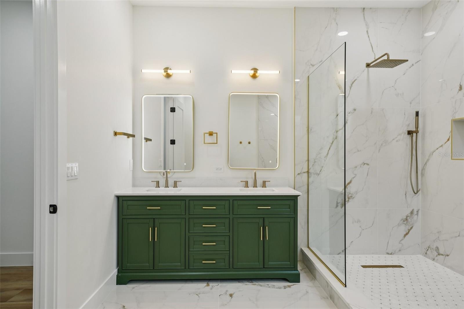 HIGHLAND MANOR - Residential