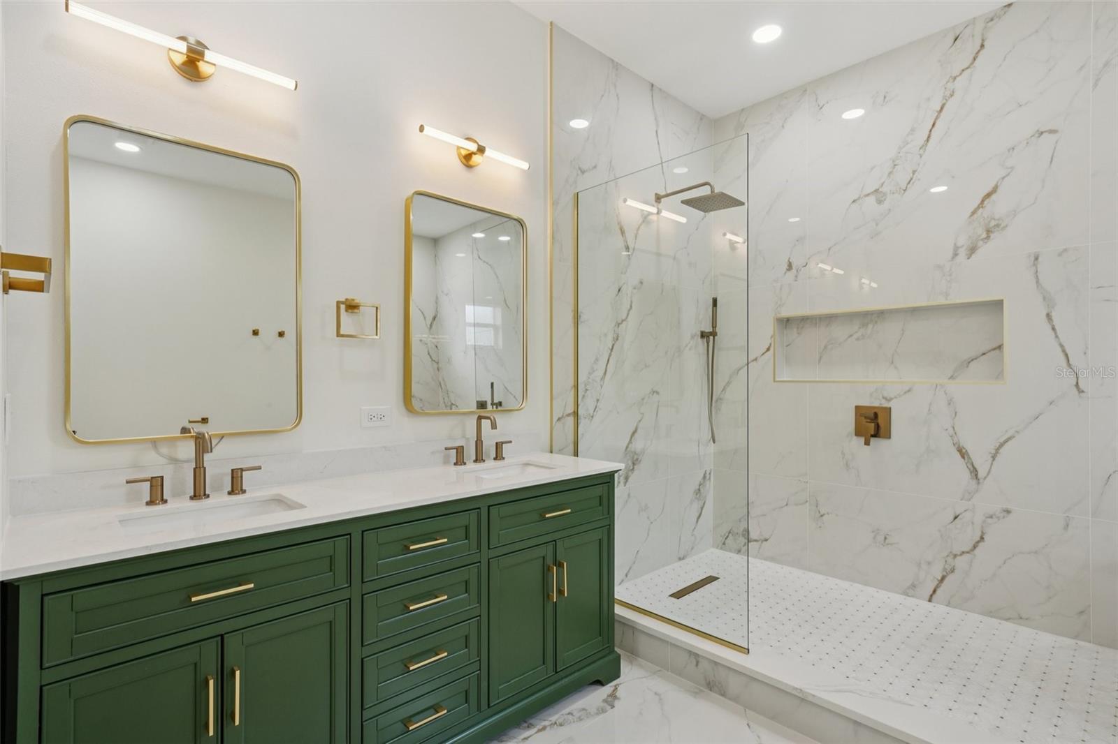 HIGHLAND MANOR - Residential