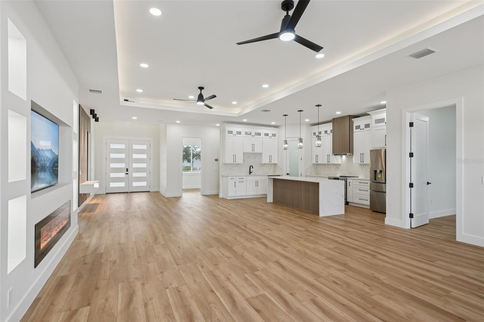 HIGHLAND MANOR - Residential