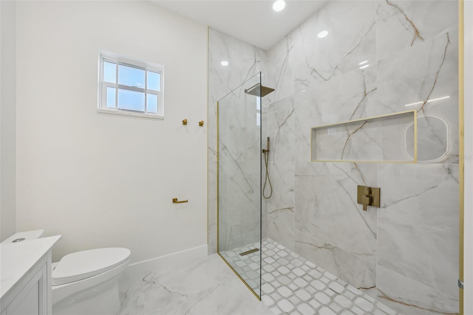 HIGHLAND MANOR - Residential