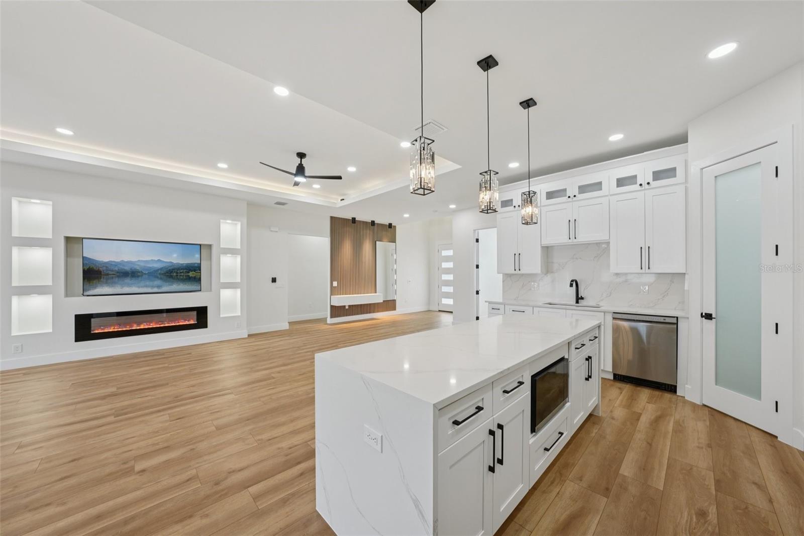 HIGHLAND MANOR - Residential