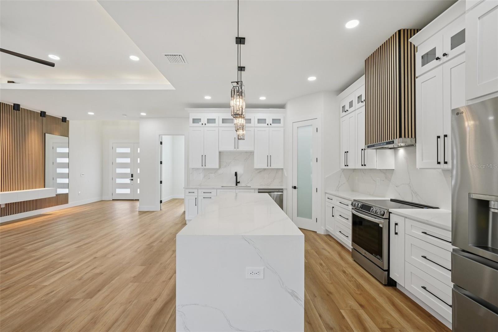 HIGHLAND MANOR - Residential