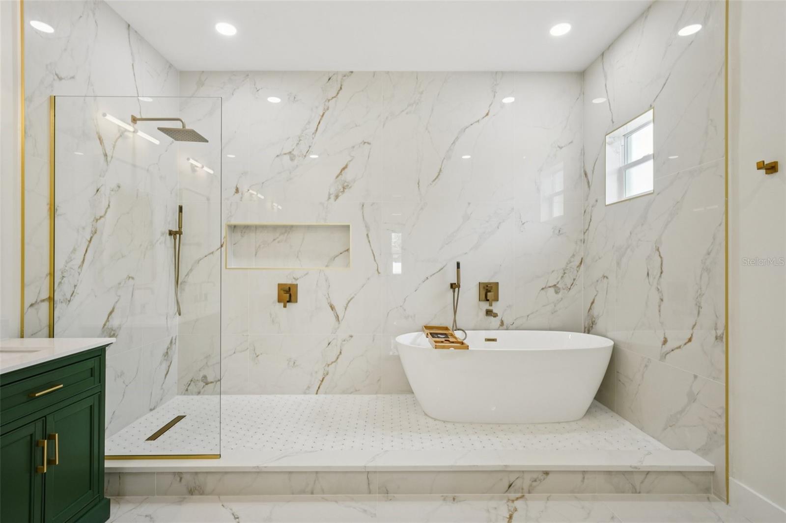 HIGHLAND MANOR - Residential