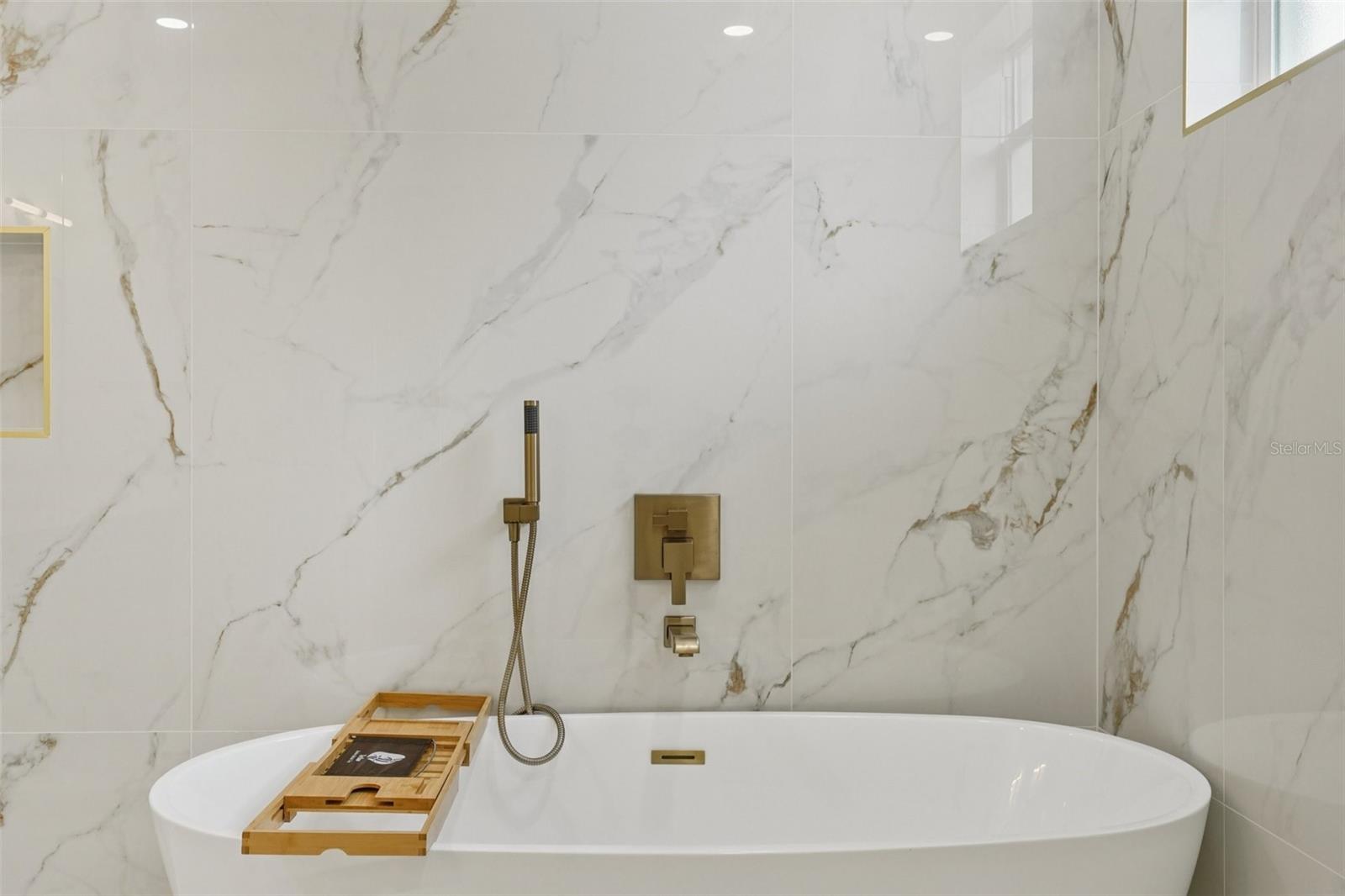 HIGHLAND MANOR - Residential