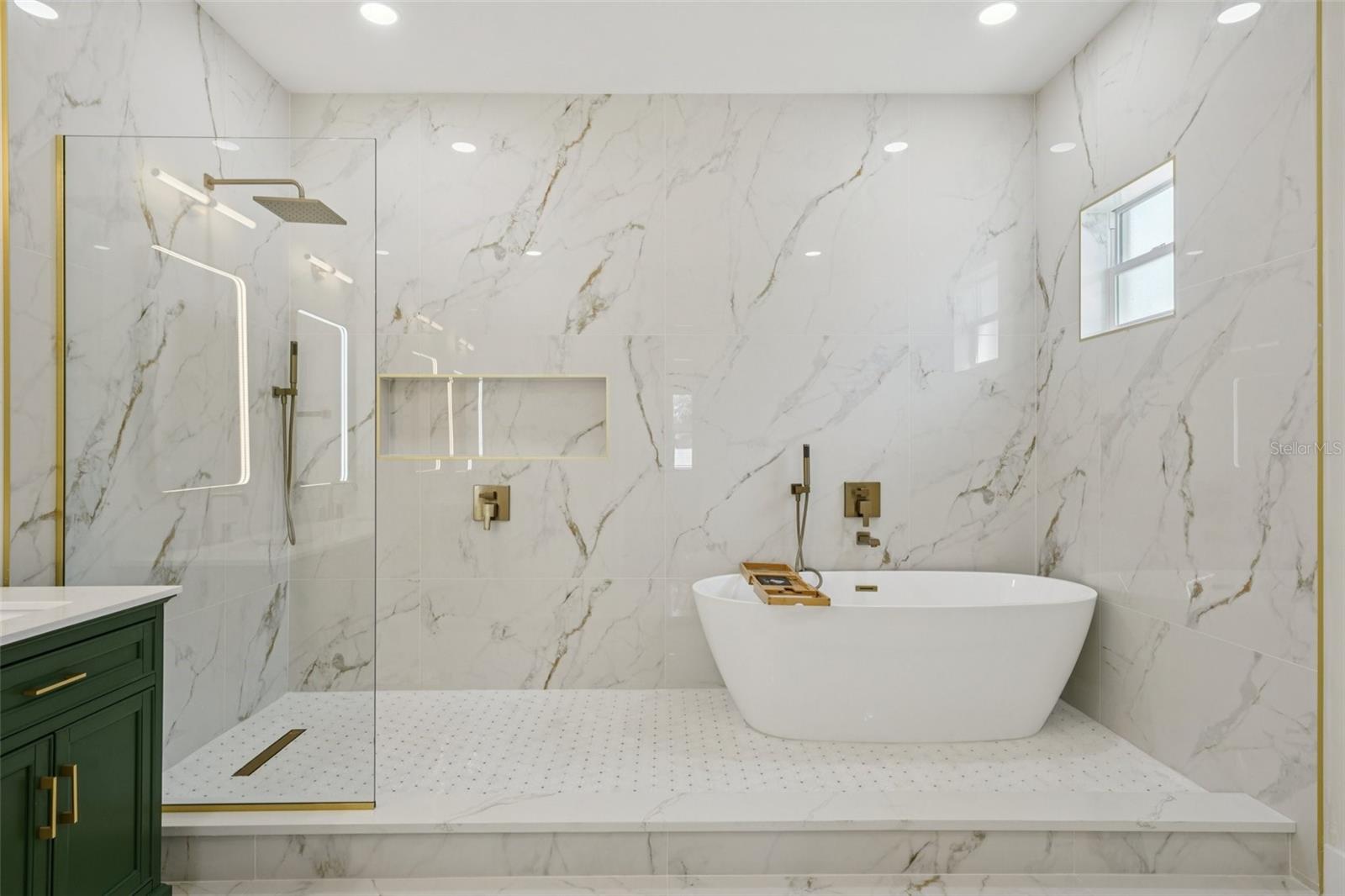 HIGHLAND MANOR - Residential