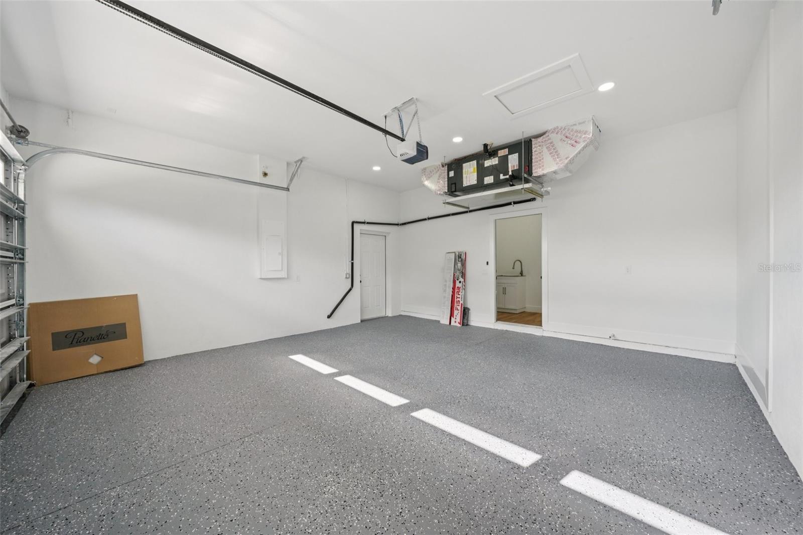 HIGHLAND MANOR - Residential