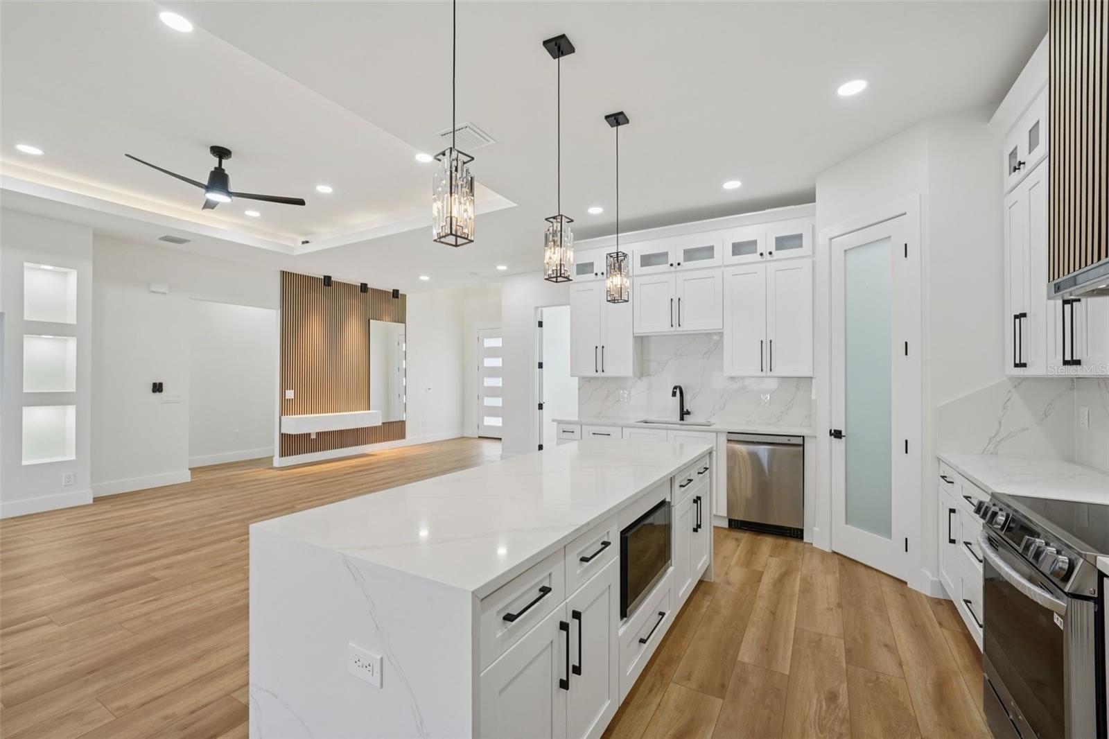 HIGHLAND MANOR - Residential