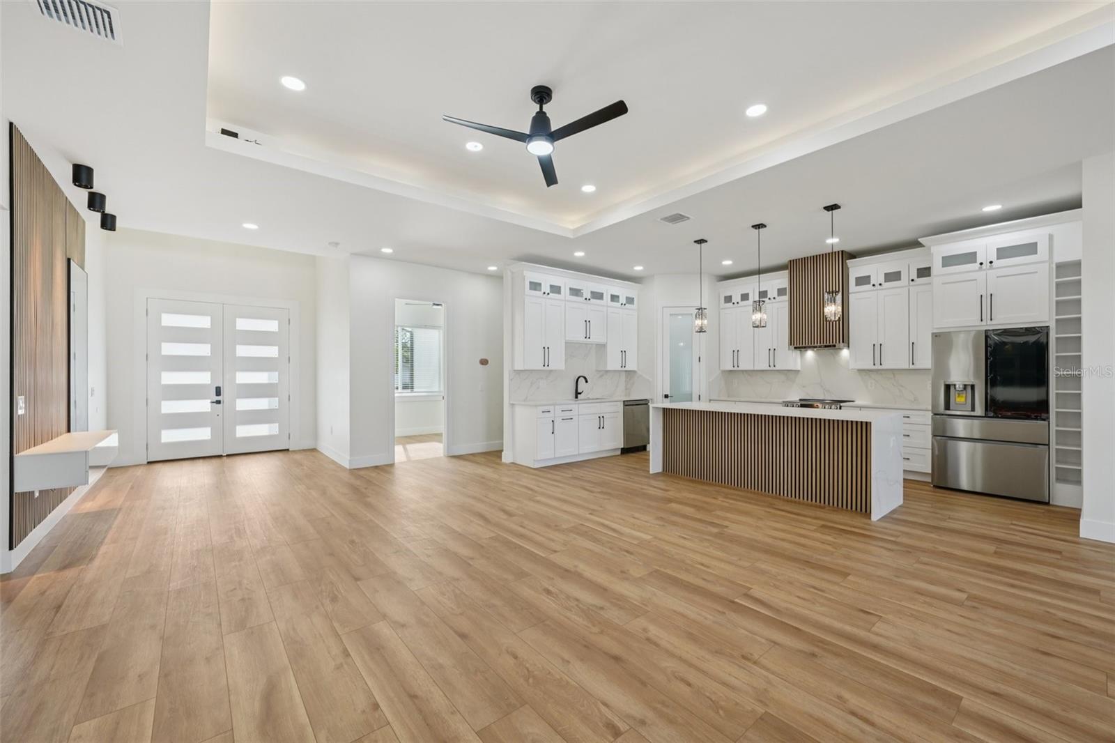 HIGHLAND MANOR - Residential