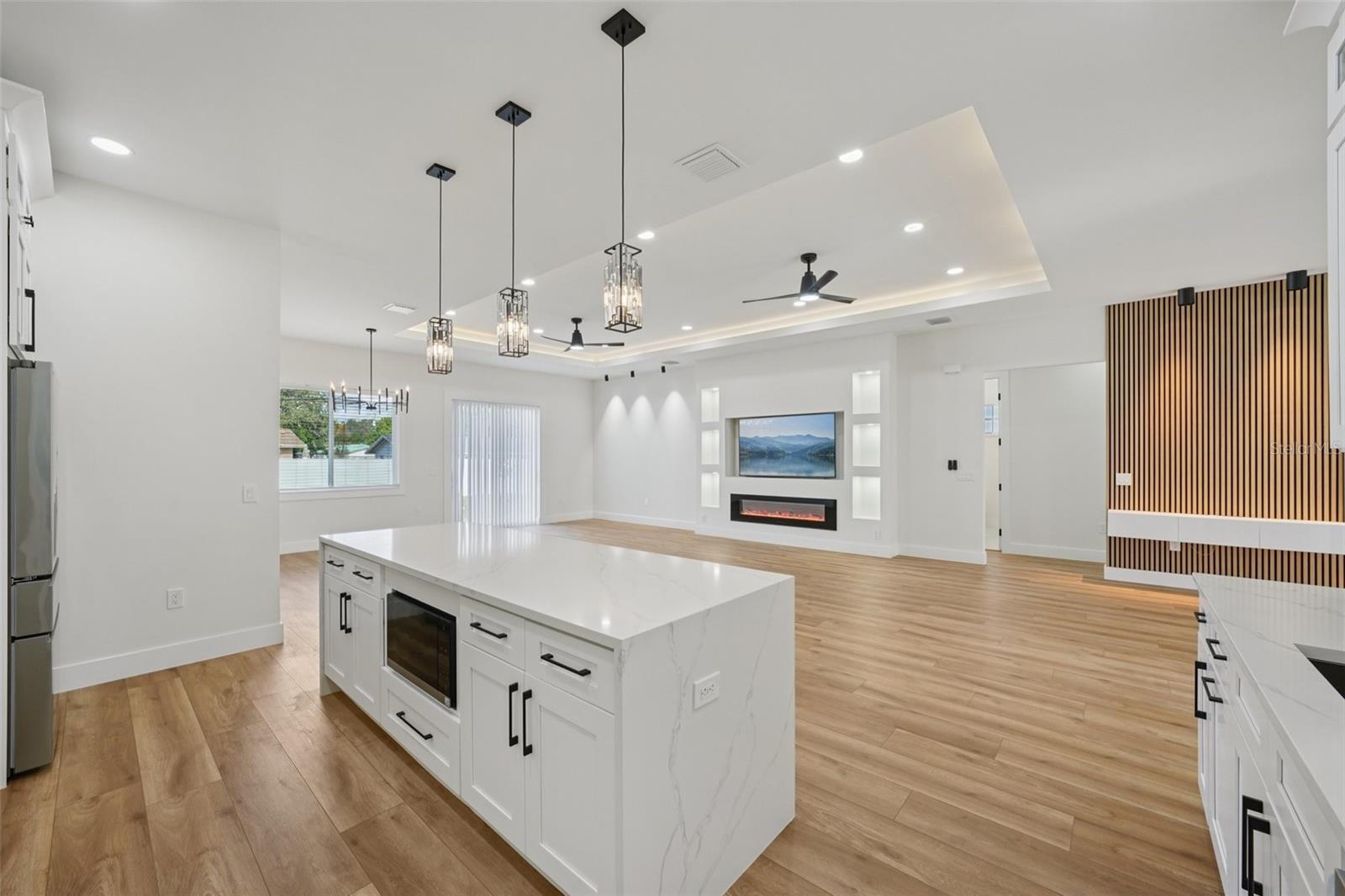 HIGHLAND MANOR - Residential