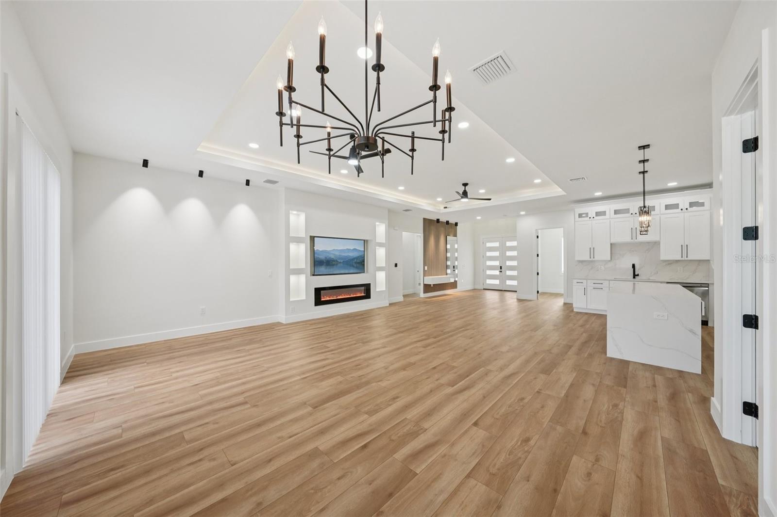 HIGHLAND MANOR - Residential