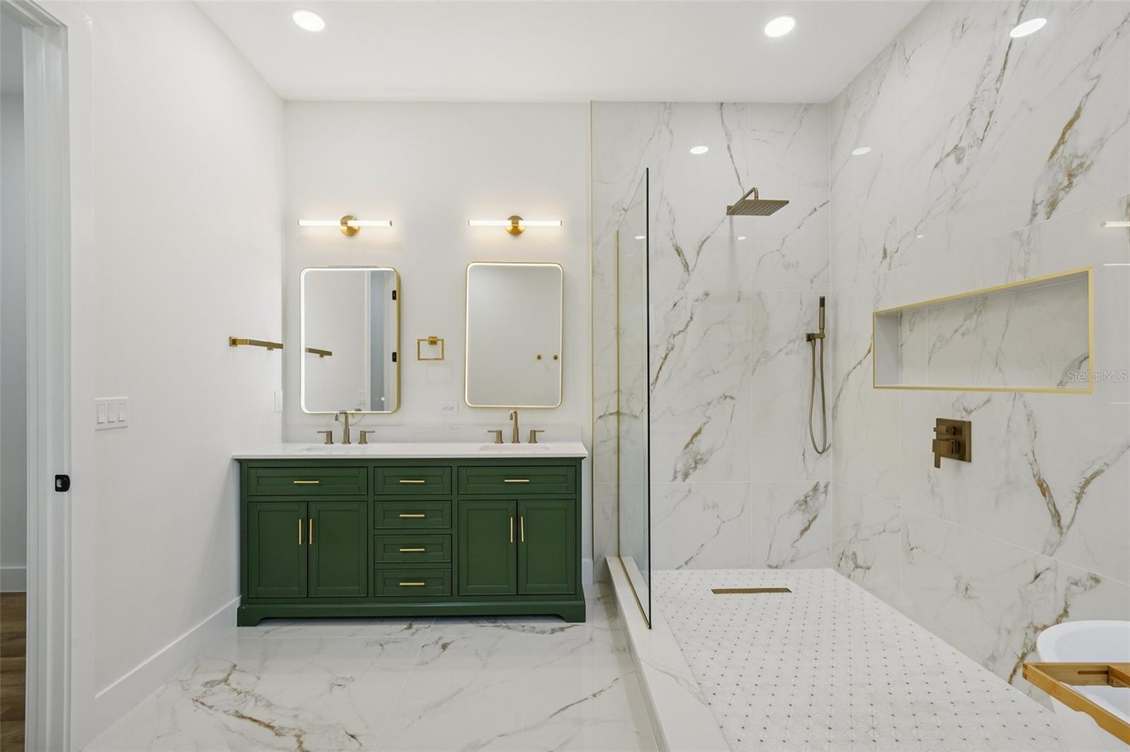 HIGHLAND MANOR - Residential