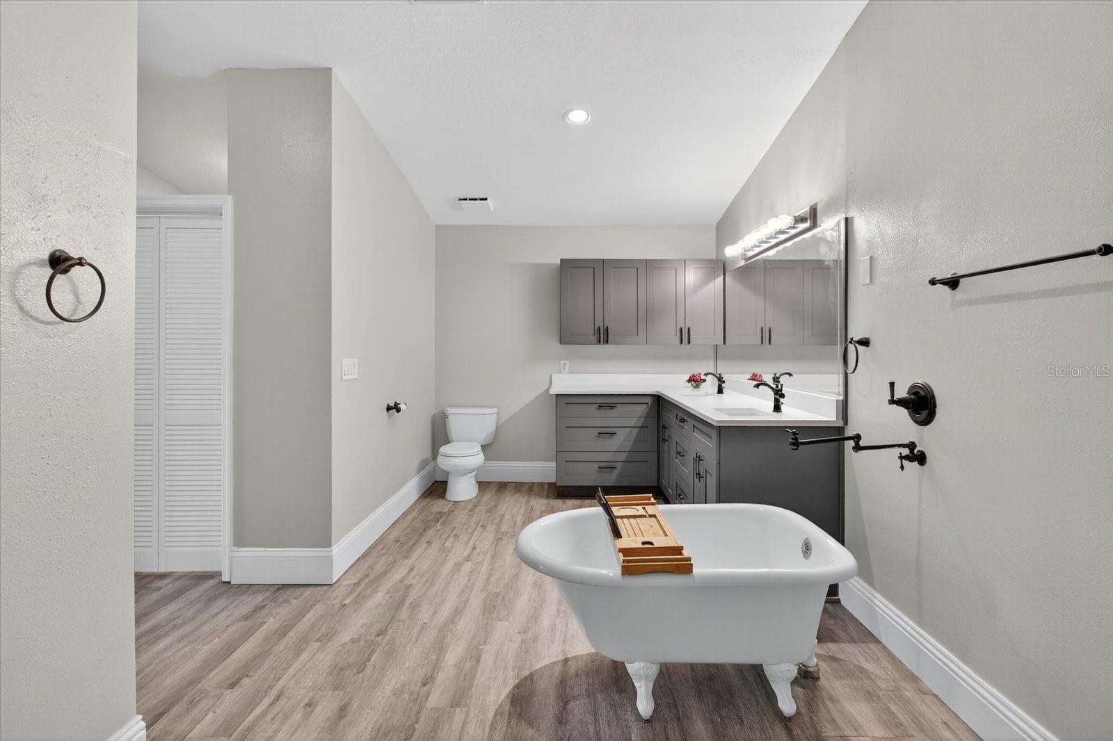NORTH LAKES SEC E UNIT 1 - Residential