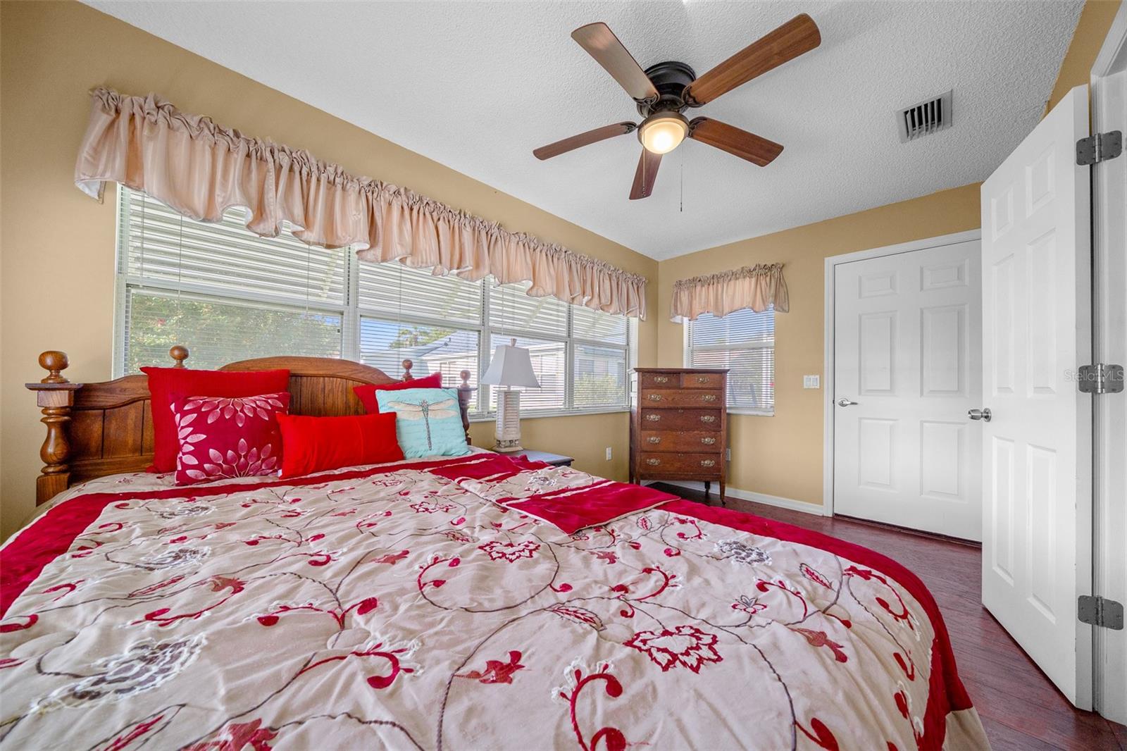 LADY LAKE ORANGE BLOSSOM GARDENS UNIT 16 - Residential