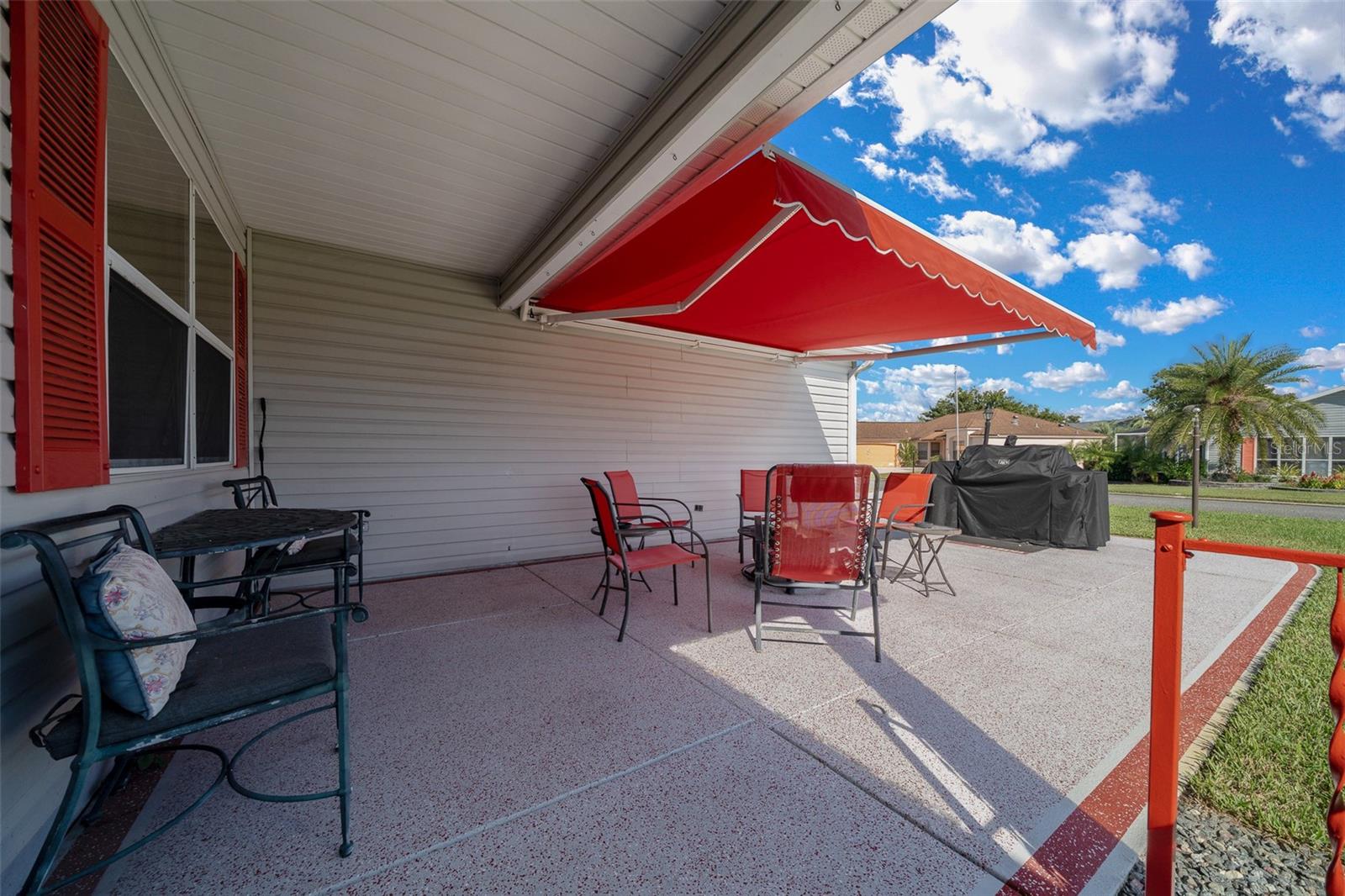 LADY LAKE ORANGE BLOSSOM GARDENS UNIT 16 - Residential