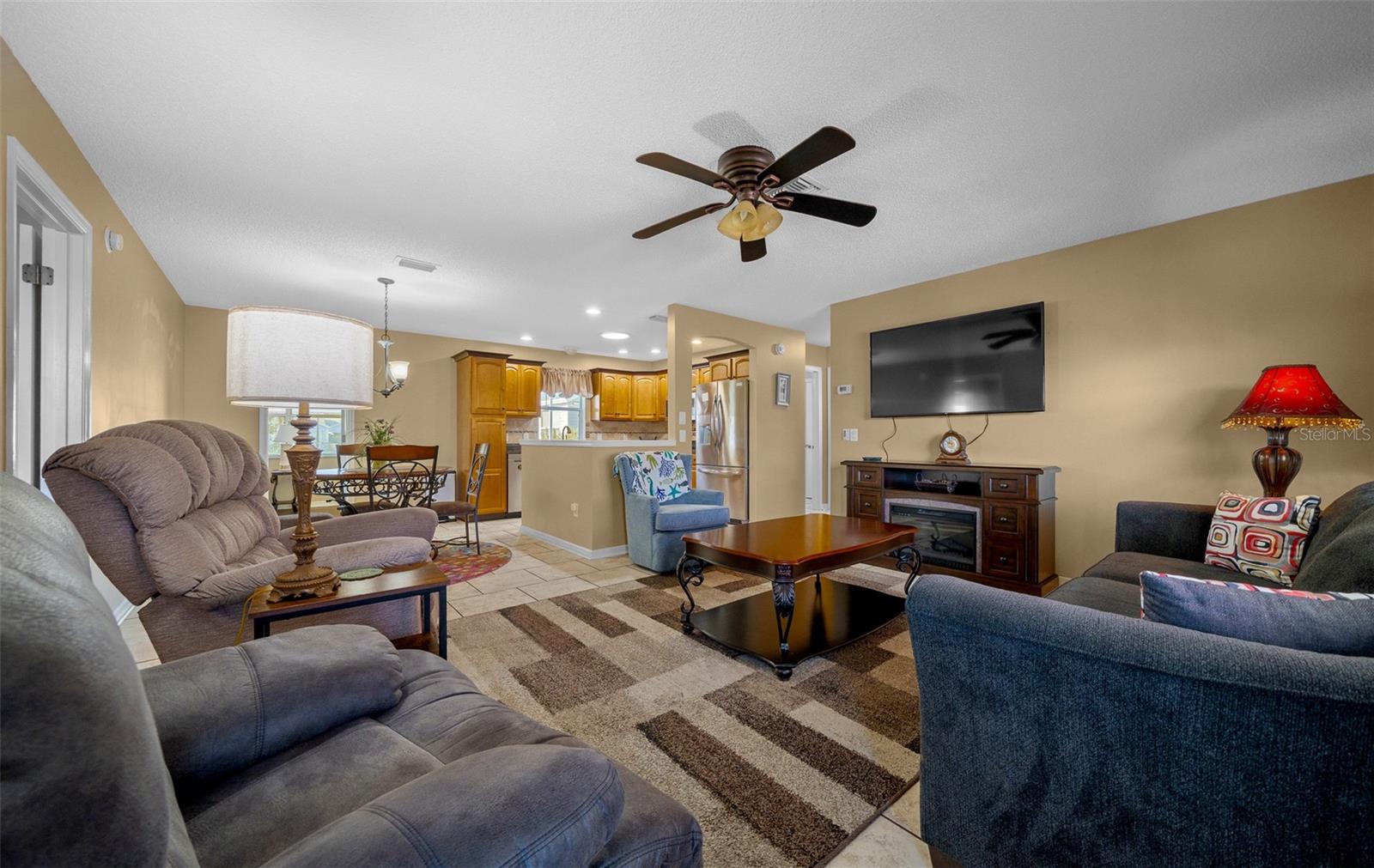 LADY LAKE ORANGE BLOSSOM GARDENS UNIT 16 - Residential