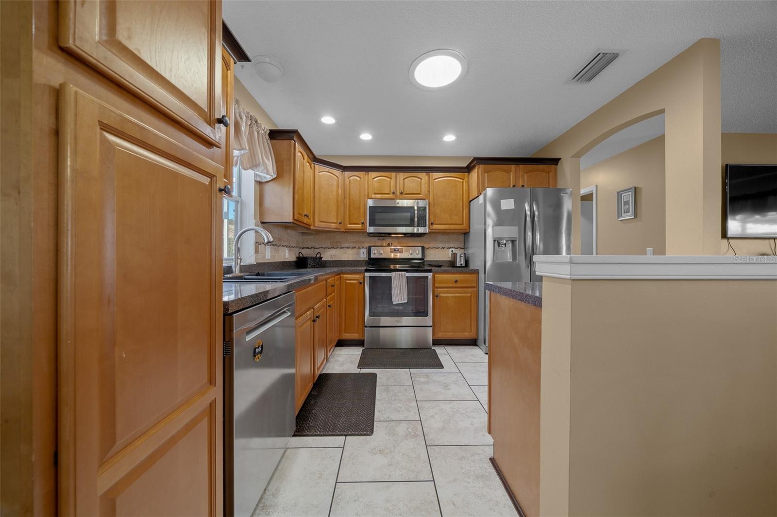 LADY LAKE ORANGE BLOSSOM GARDENS UNIT 16 - Residential