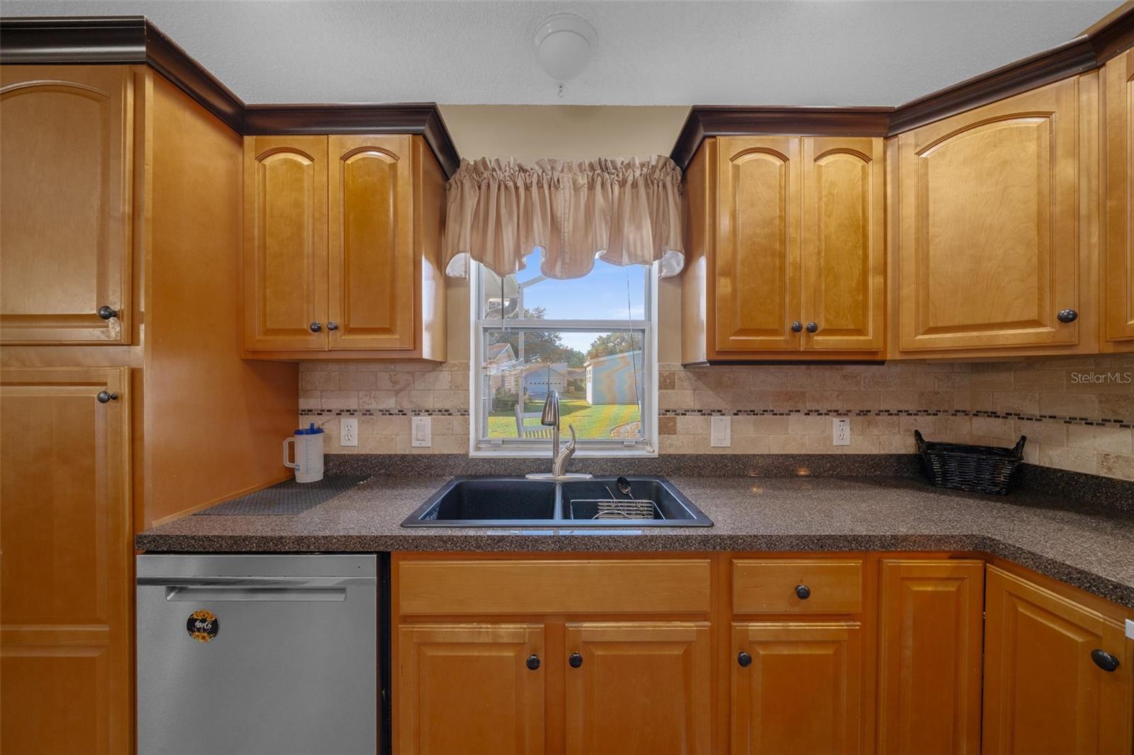 LADY LAKE ORANGE BLOSSOM GARDENS UNIT 16 - Residential