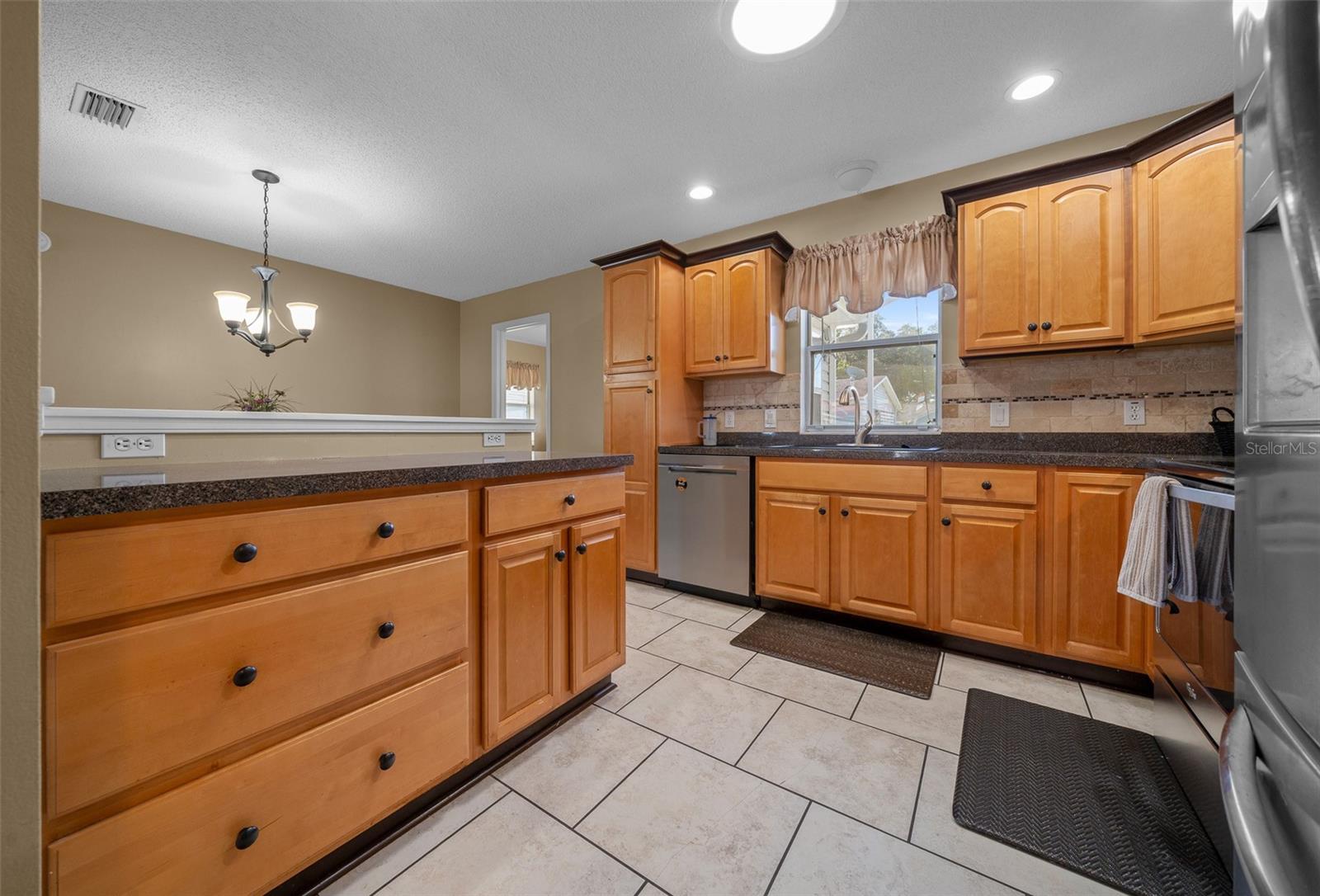 LADY LAKE ORANGE BLOSSOM GARDENS UNIT 16 - Residential