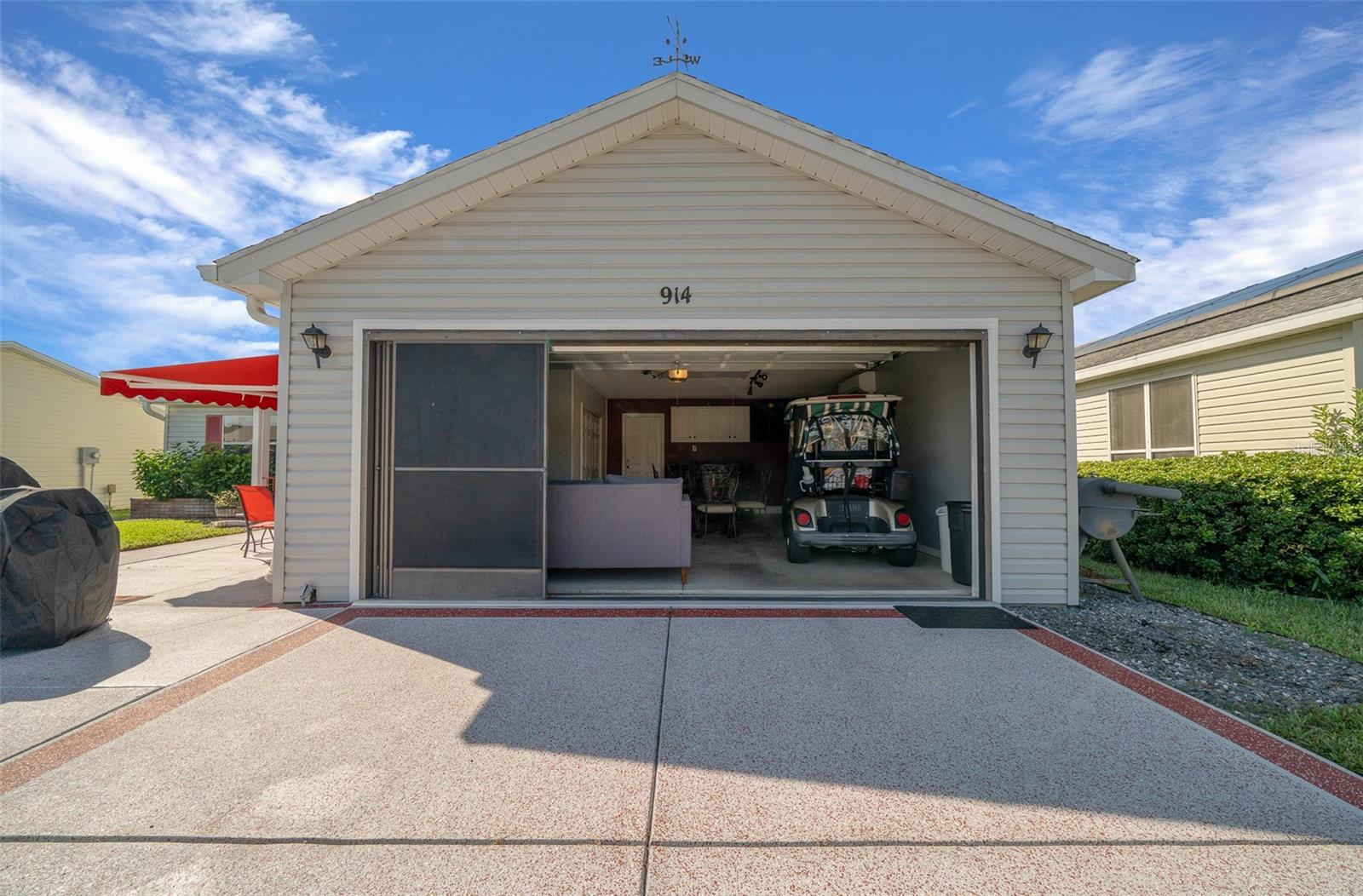 LADY LAKE ORANGE BLOSSOM GARDENS UNIT 16 - Residential