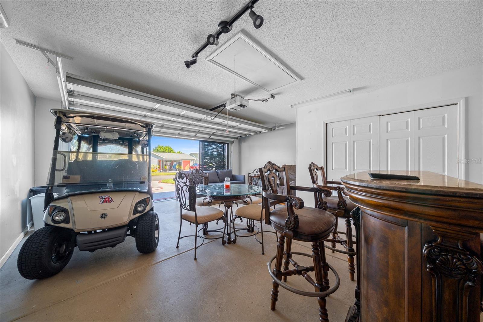 LADY LAKE ORANGE BLOSSOM GARDENS UNIT 16 - Residential