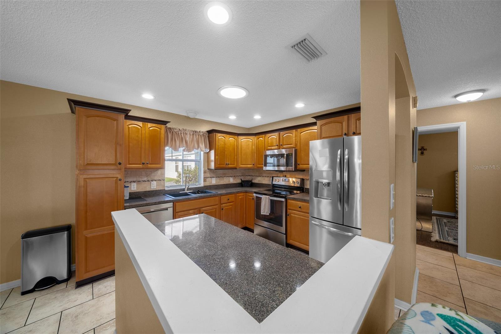 LADY LAKE ORANGE BLOSSOM GARDENS UNIT 16 - Residential