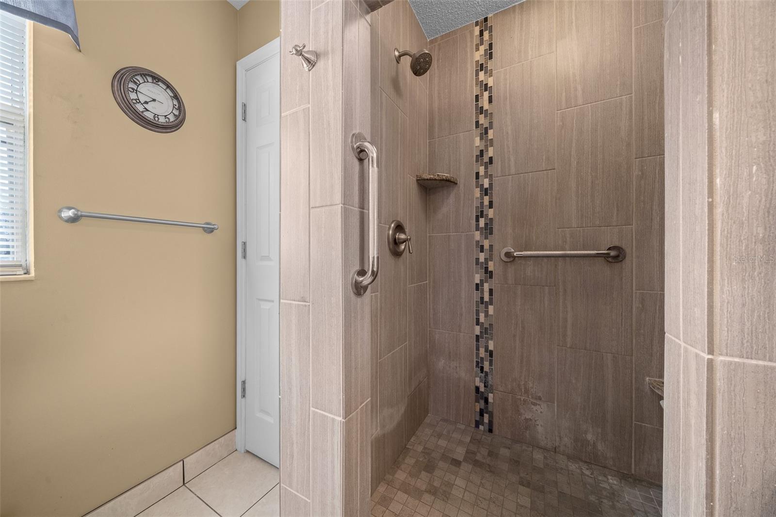 LADY LAKE ORANGE BLOSSOM GARDENS UNIT 16 - Residential