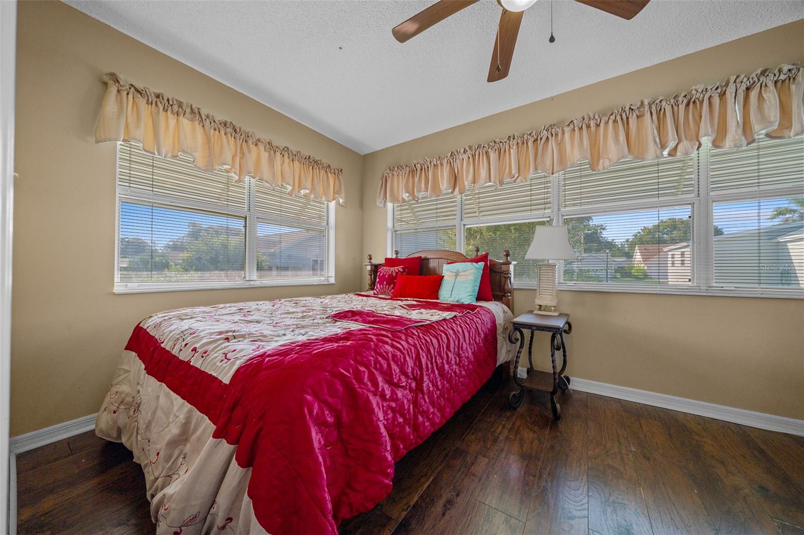 LADY LAKE ORANGE BLOSSOM GARDENS UNIT 16 - Residential