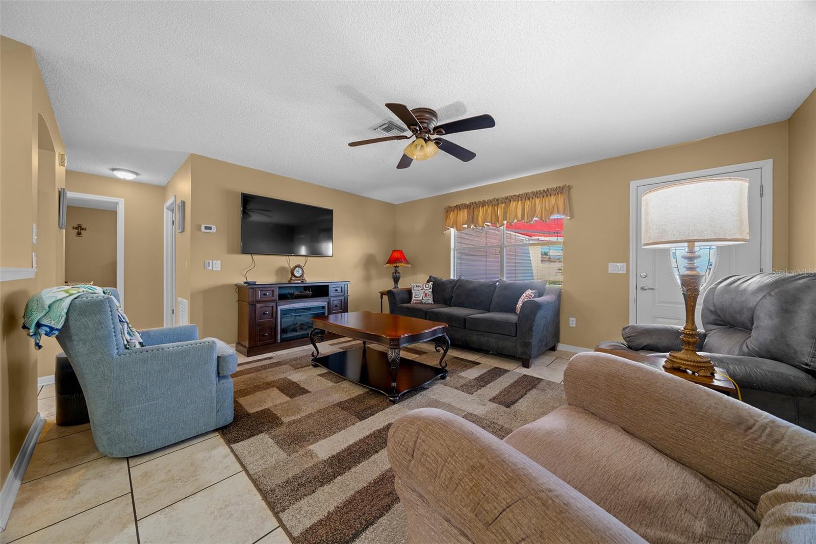 LADY LAKE ORANGE BLOSSOM GARDENS UNIT 16 - Residential