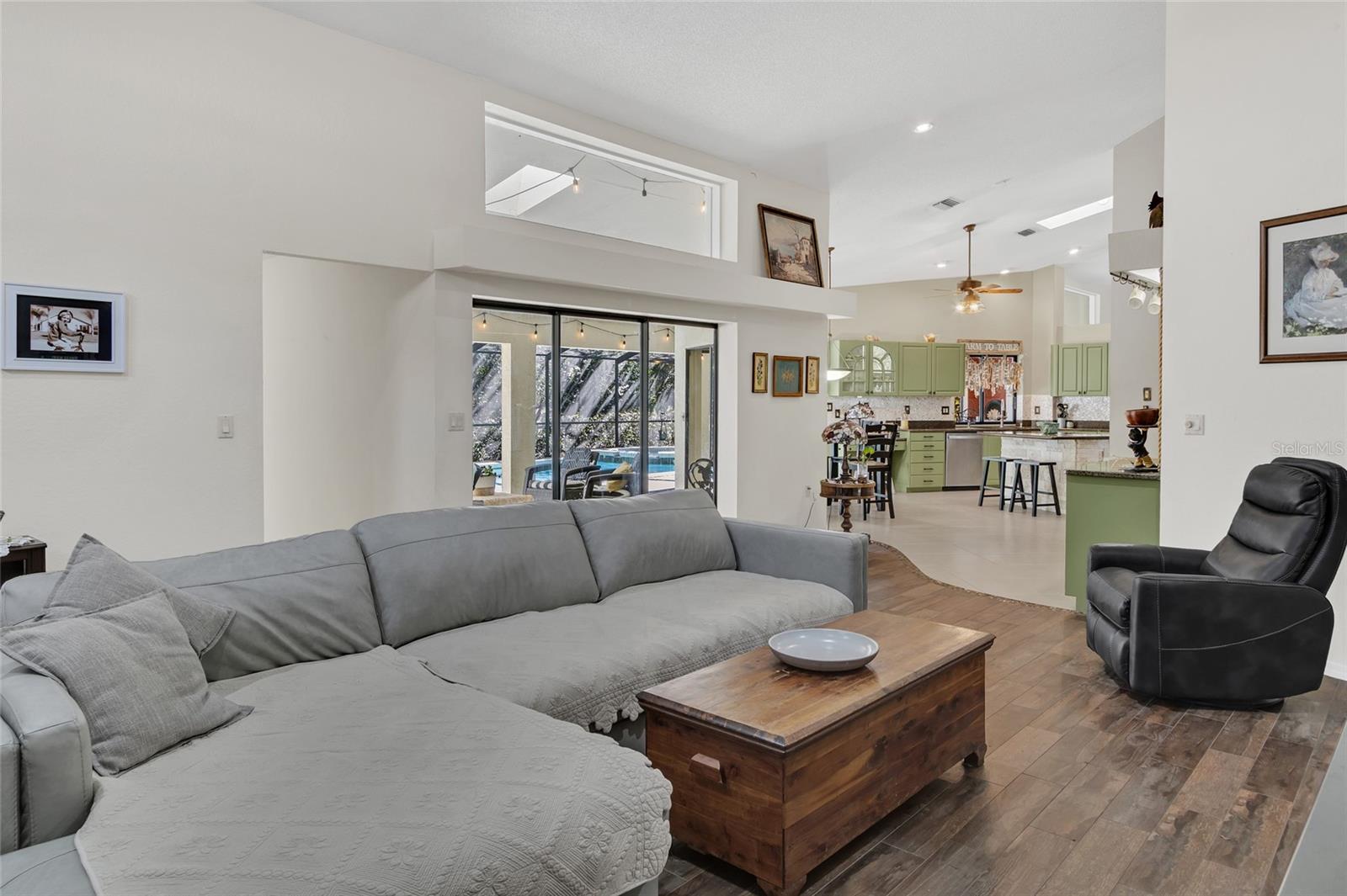 CRESCENT FOREST - Residential