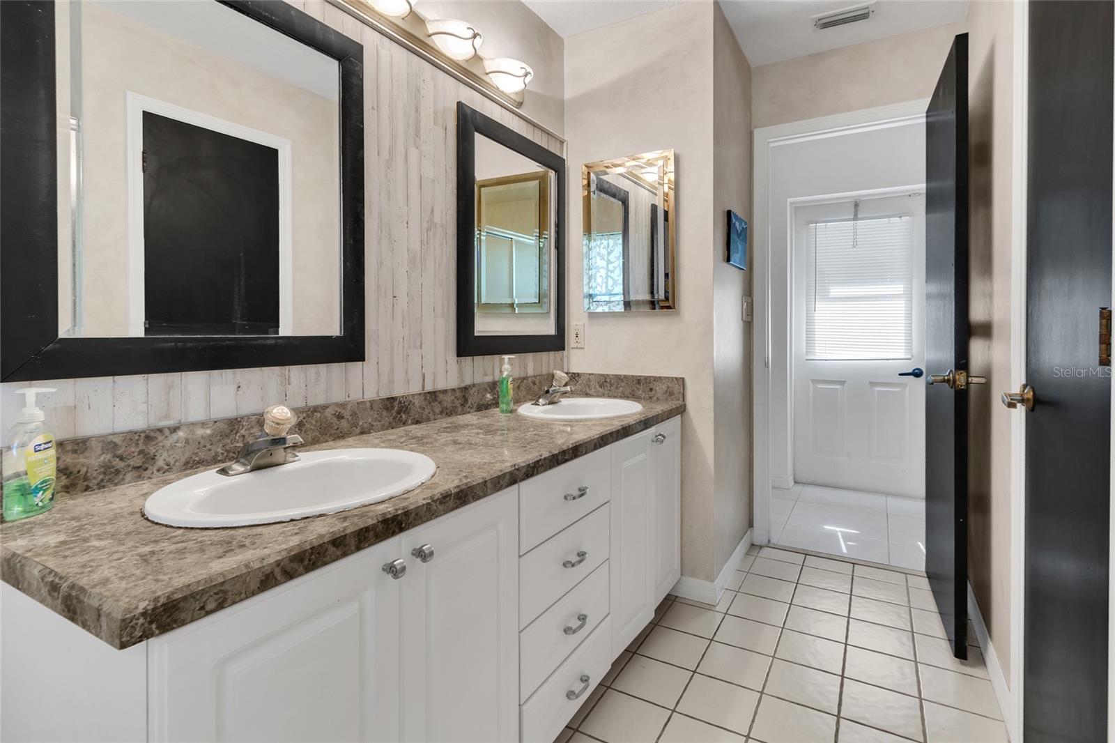 CRESCENT FOREST - Residential