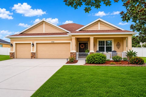 Photo of 17539 Buckingham Garden Drive, Lithia, FL 33547 (MLS # TB8515320)
