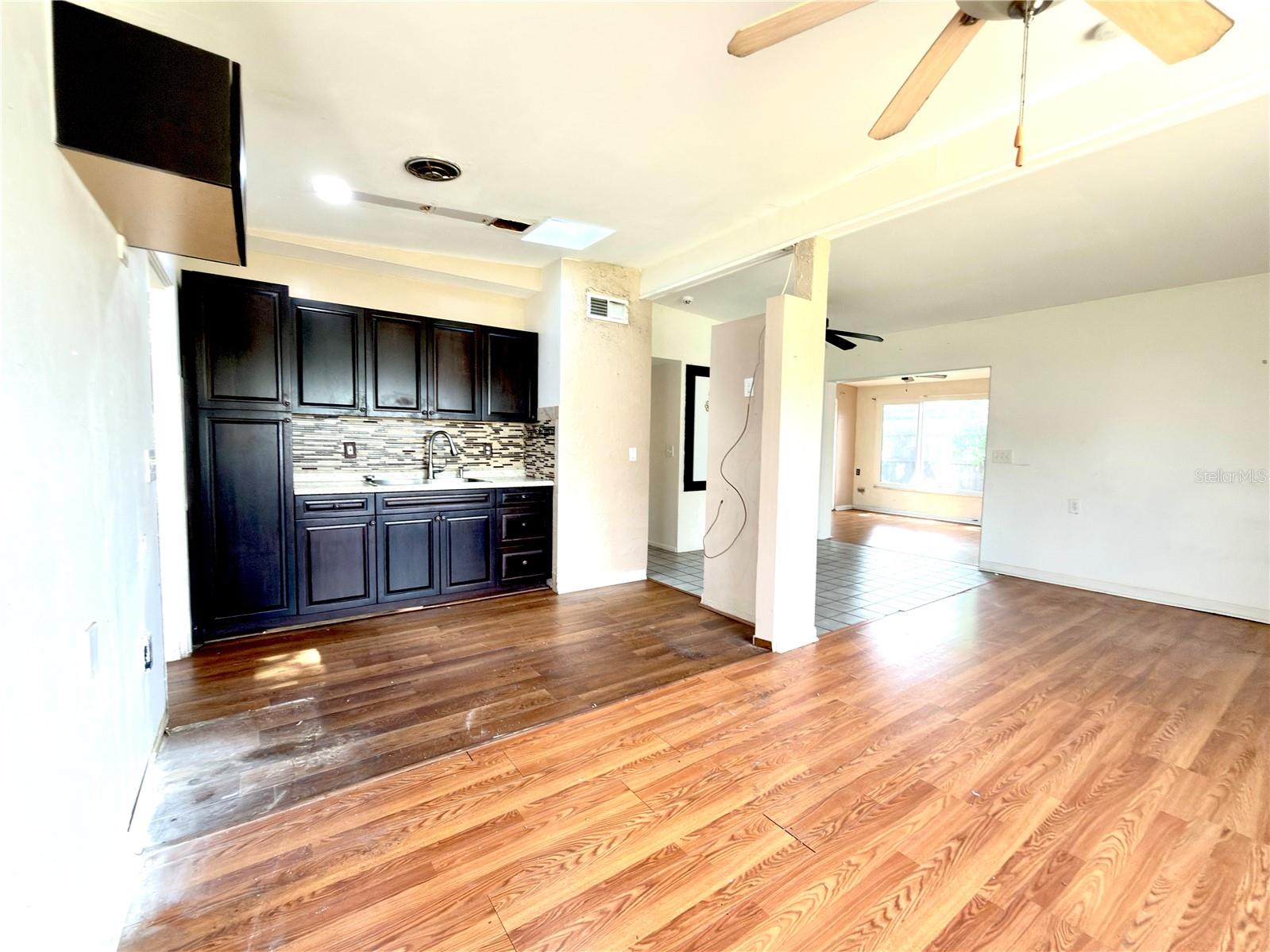 2510 W DORIS STREET