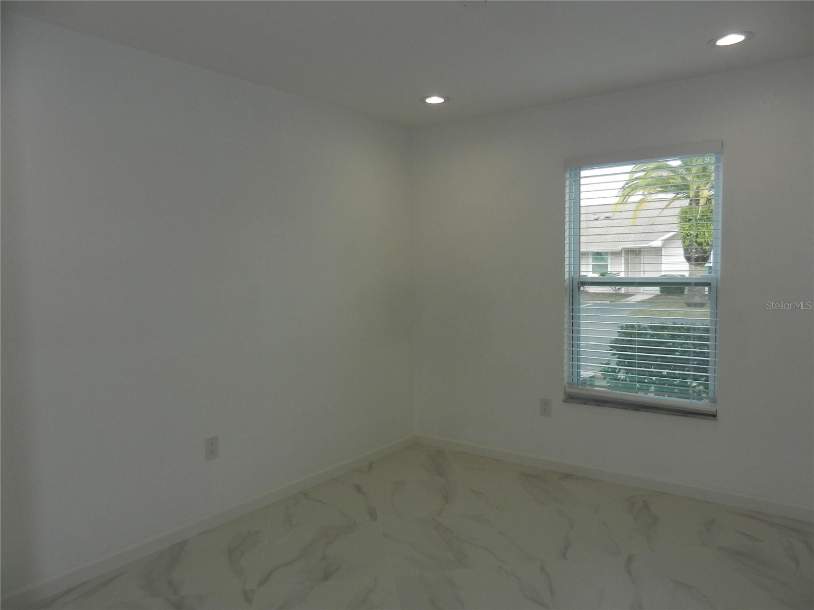 HIDDEN LAKE VILLAS - Residential Lease