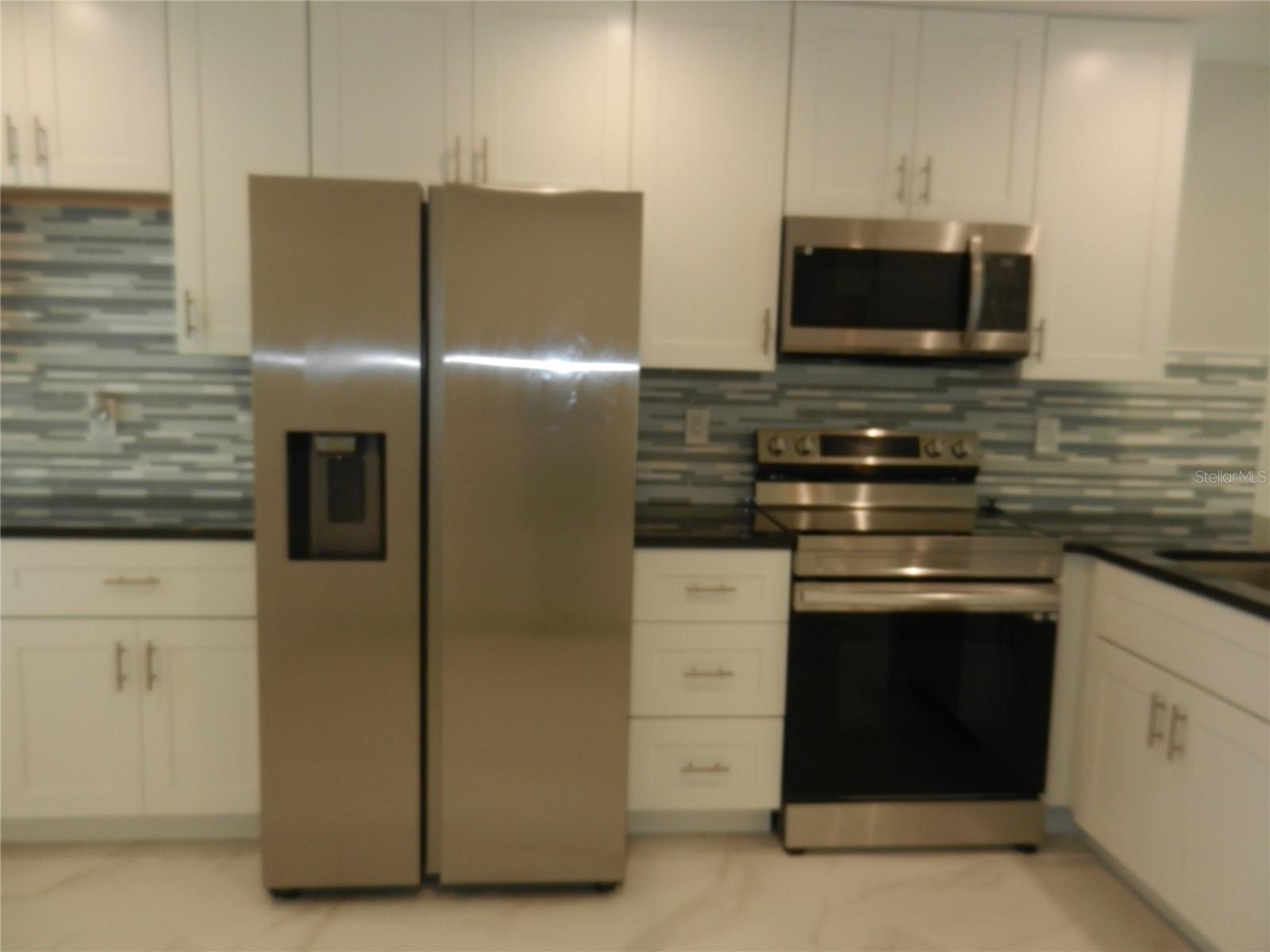 HIDDEN LAKE VILLAS - Residential Lease