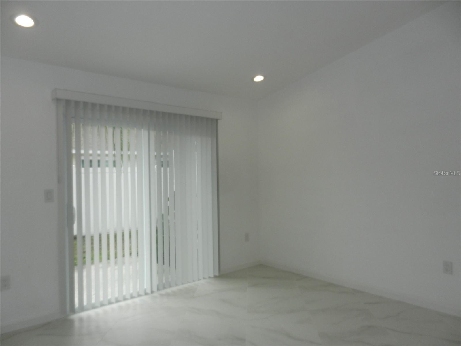 HIDDEN LAKE VILLAS - Residential Lease