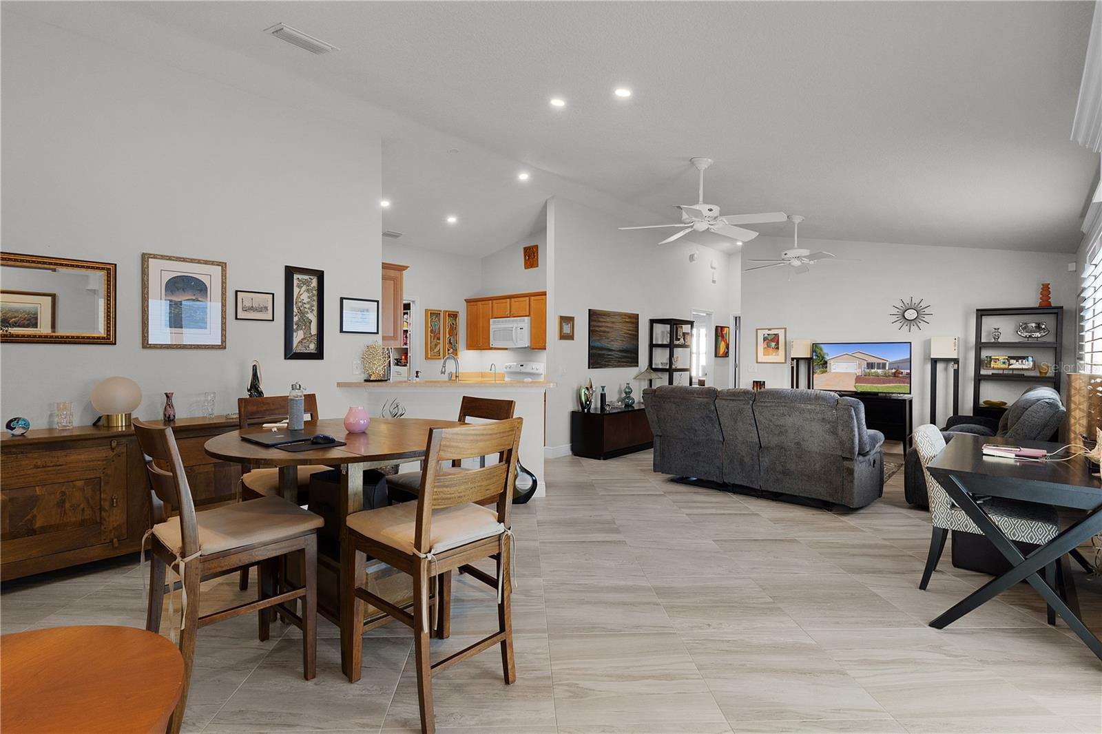 1817 ORANGE COURT