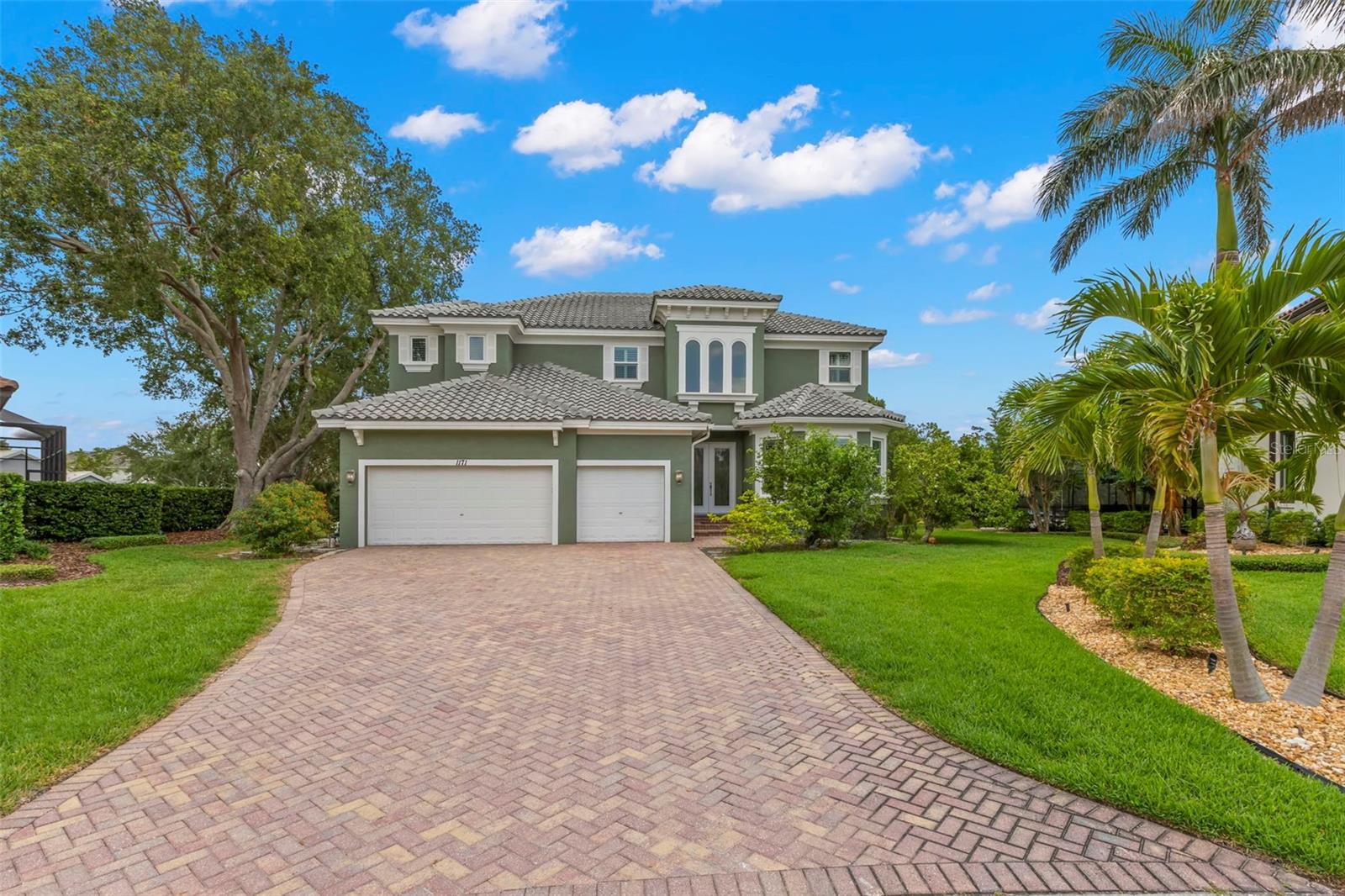 1171 RED MAPLE CIRCLE NE