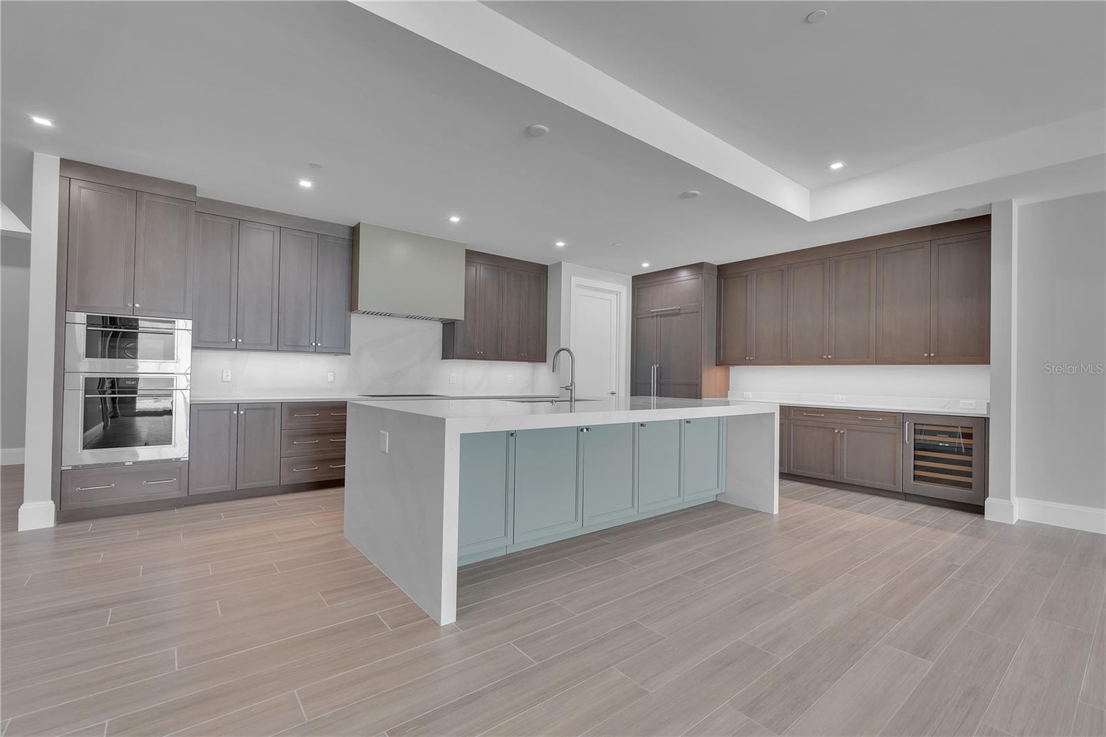 70 AVENIDA VENECCIA 202