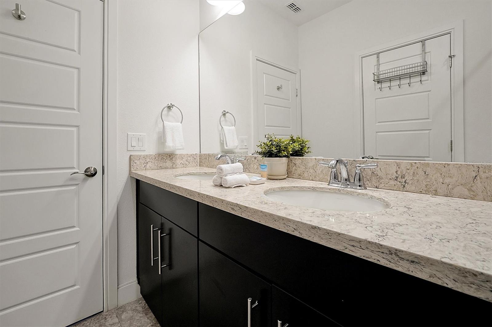 FESTIVAL PH 1 - Residential Lease