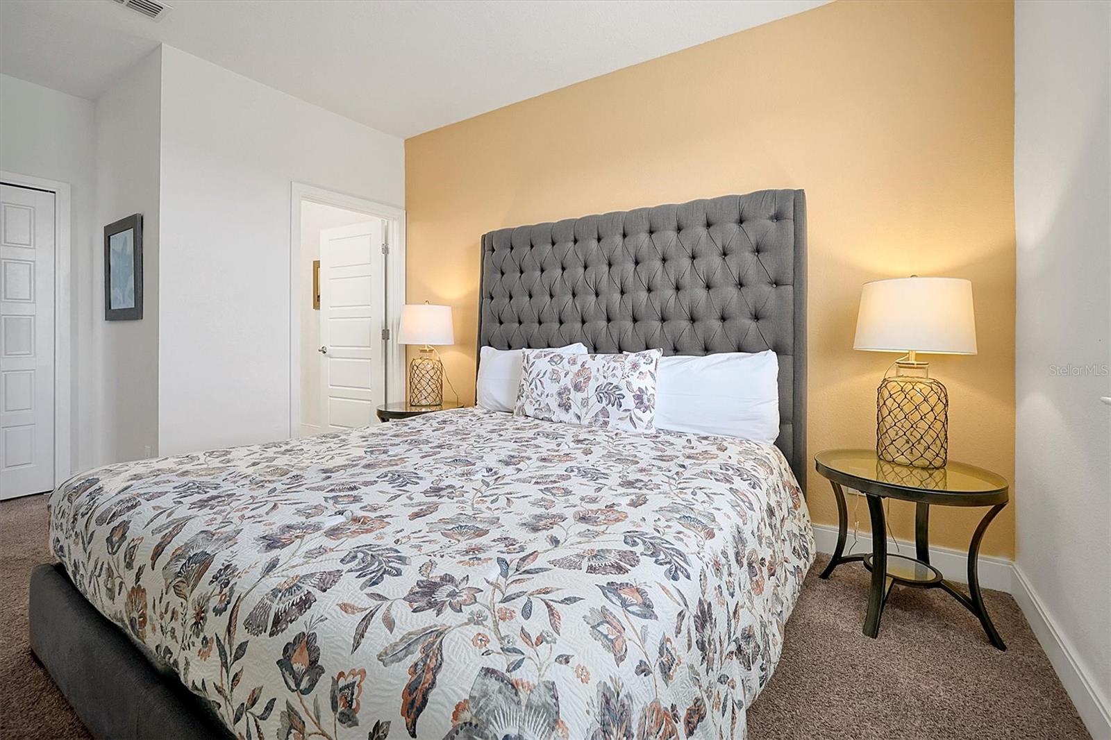 FESTIVAL PH 1 - Residential Lease