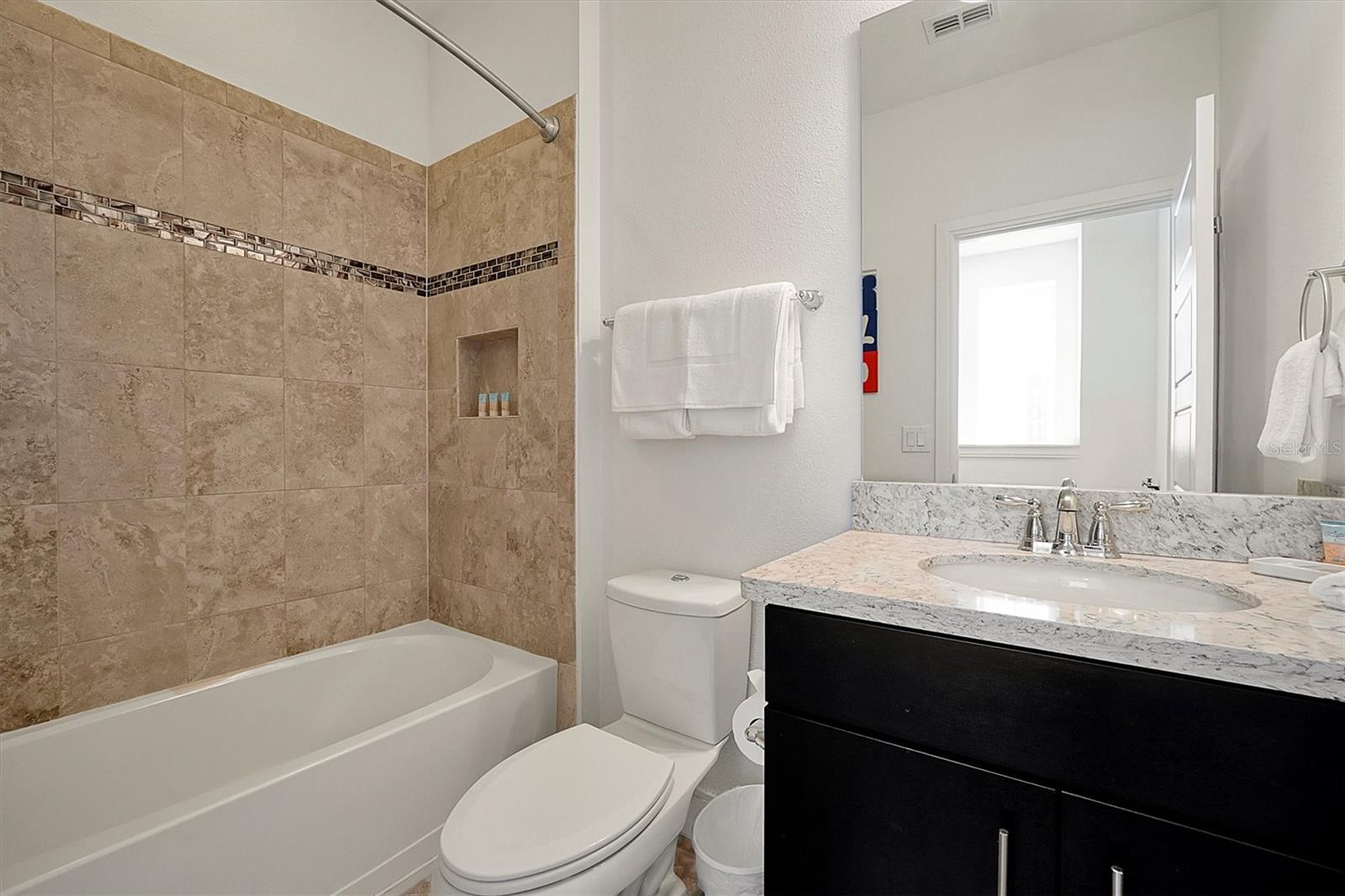 FESTIVAL PH 1 - Residential Lease