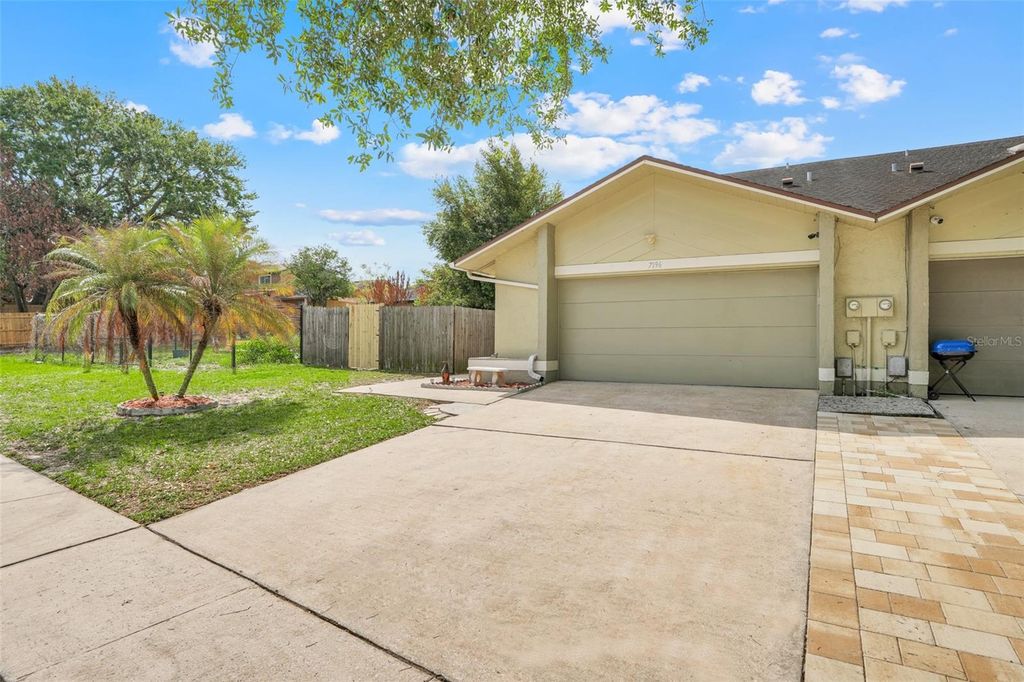 Photo of 7196 Harbor Heights Circle, Orlando, FL 32835 (MLS # G5110181)