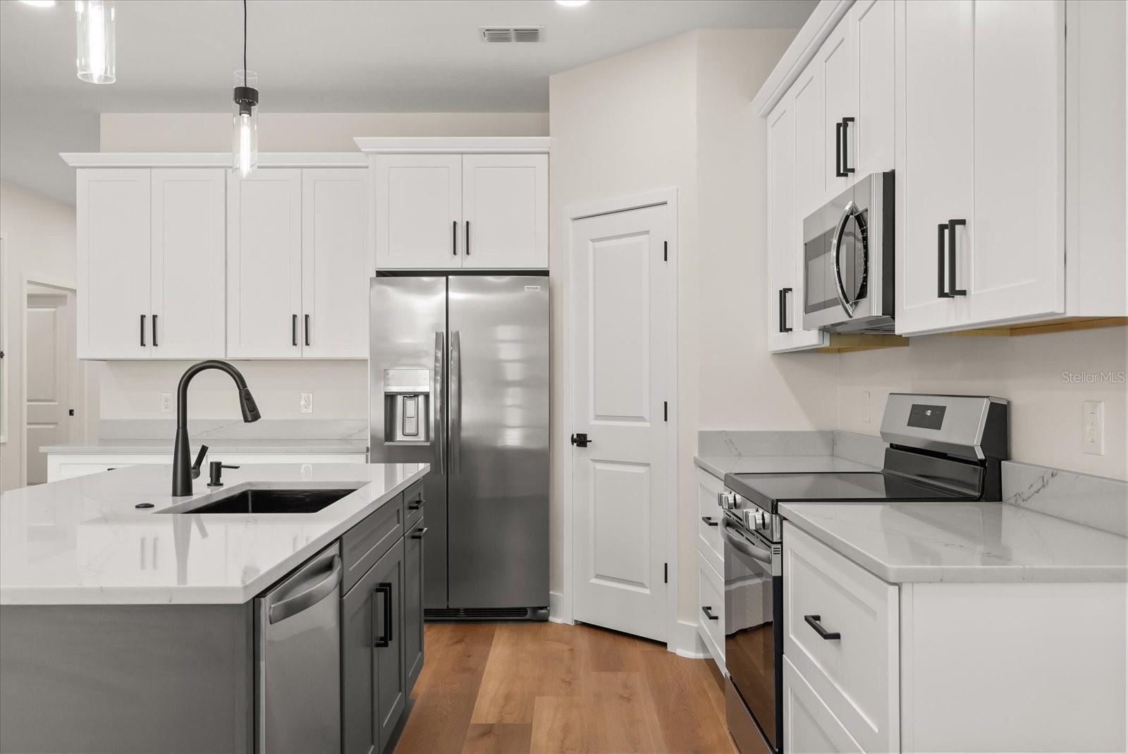 PLANTATION ESTATES UNIT 01 - Residential