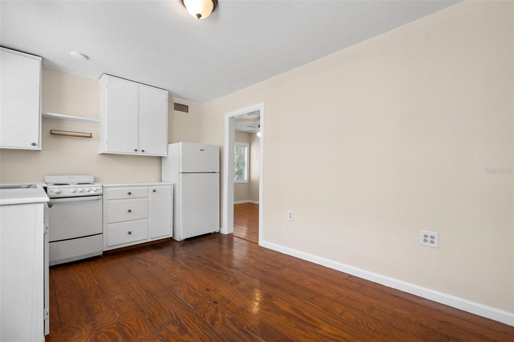 Photo of 321 Ohio Place #C, Sarasota, FL 34236 (MLS # A4689345)